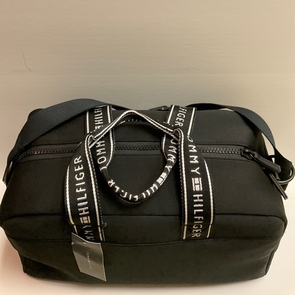 Tommy Hilfiger Handbags - Tommy Hilfiger Weekender